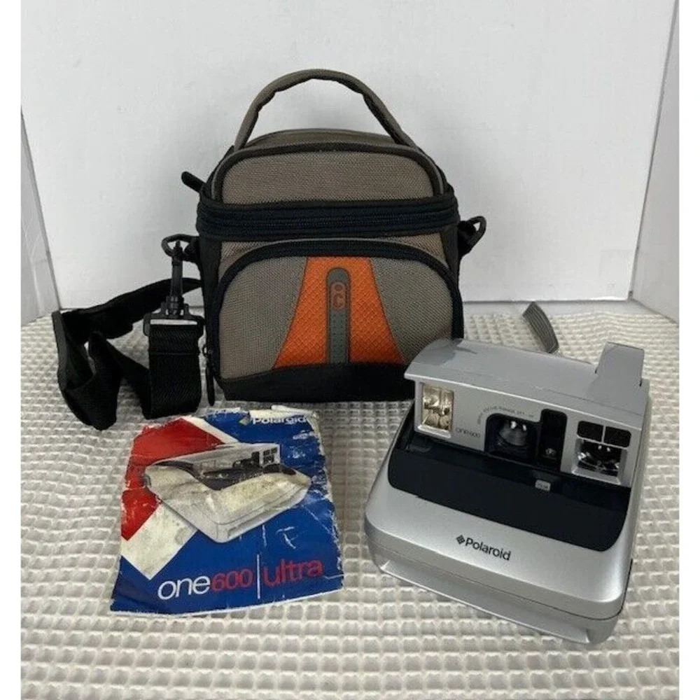 Vintage Polaroid One600 Folding Instant Camera Silver w/‎ a bag-UNTESTED